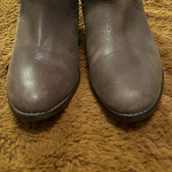 WHITE MOUNTAIN Brown Distressed Leather Rocky Studded Side Zip Ankle Boots 9.5M - Picture 6 of 9